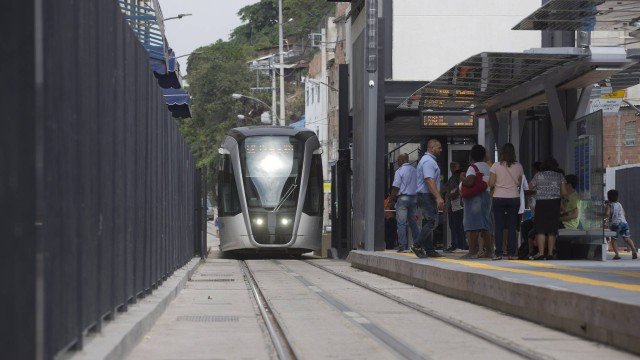 Tiroteio no Morro da Providência para circulação da linha 2 do VLT