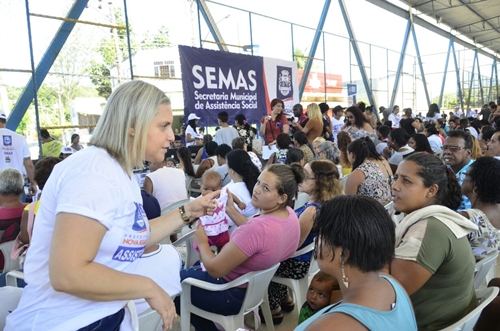 Ação social atrai milhares de pessoas à Vila de Cava