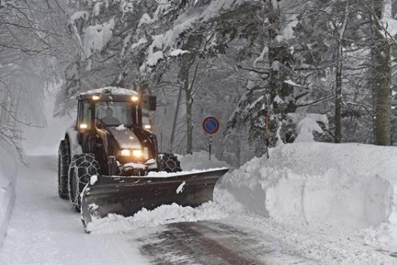 Frio causa mortes e paralisa trânsito em estradas da Europa