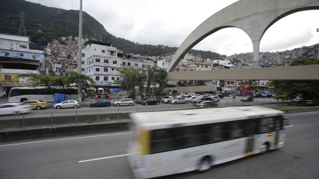 Comando da PM planeja trocar UPP na Rocinha por batalhão