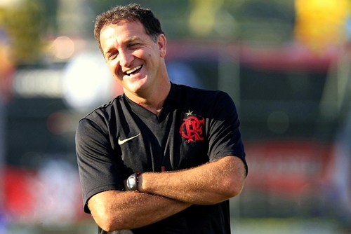 Flamengo pensa em Cuca para o lugar de Carpegiani