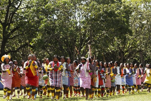 Indígenas de mais de 100 etnias acampados em Brasília