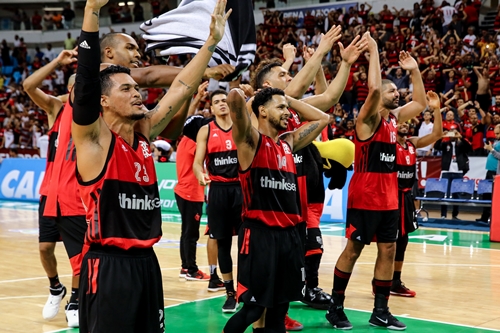 Flamengo vence com duplo-duplo de Olivinha e atuação de Marquinhos e Pecos