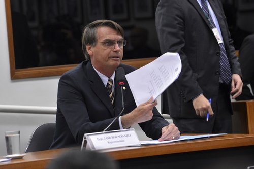 MPF pede aumento de multa  para Bolsonaro por  preconceito a quilombolas