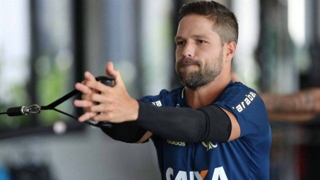 Diego fica fora do Flamengo em semana antes de convocação