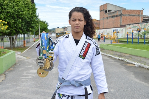Júlia Alves é campeã mundial de jiu-jitsu nos Estados Unidos