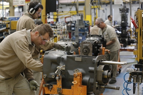 Produção industrial cresce em dez dos 15 locais pesquisados