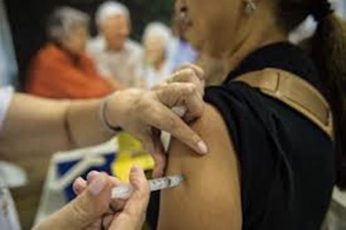 Sarampo serve de alerta sobre vacinas em adultos