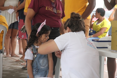 Caxias segue com vacinação para crianças de 11 anos e adultos
