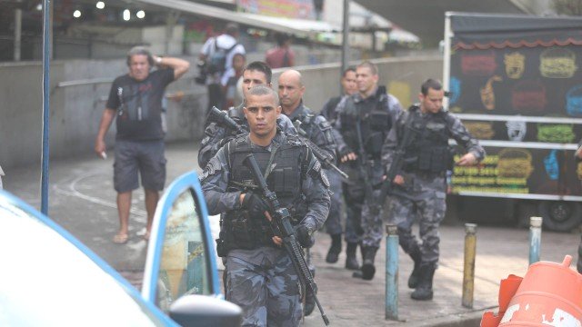 Forças de segurança fazem operação na Rocinha e Vidigal