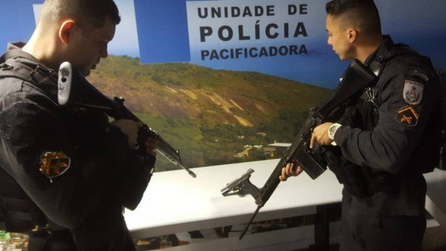 PMs prendem suspeito após troca  de tiros na Favela da Rocinha