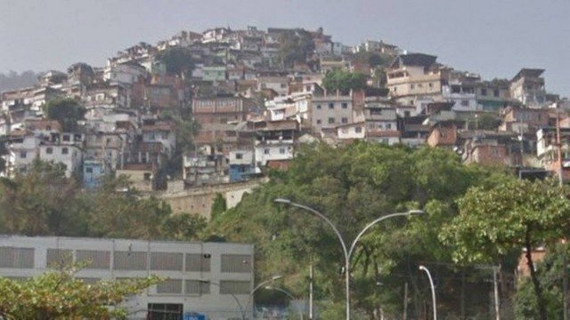 Moradores de comunidades do Rio relatam tiros durante operação da PM