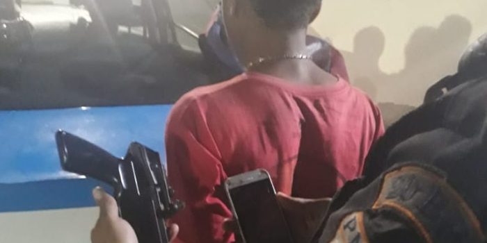 Polícia prende homem por tráfico em Marapicu e apreende menor na Palhada