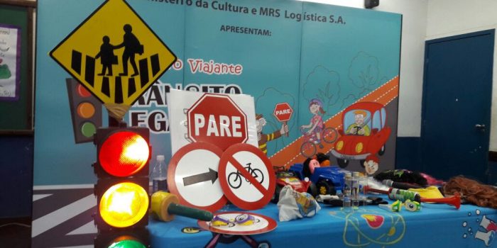 Peça infantil gratuita sobre segurança no trânsito estreia no Rio