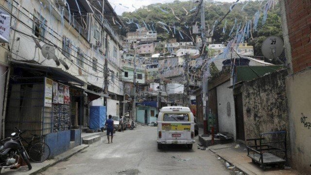 Moradores da Ladeira dosTabajaras relatam intenso tiroteio na comunidade