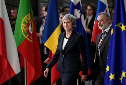 Líderes adiam cúpula para discutir Brexit