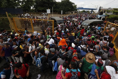 Trump anuncia corte da ajuda a Guatemala, Honduras e El Salvador