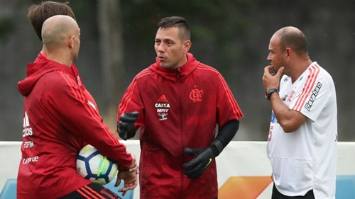 Flamengo aciona jurídico e tomará  medida no caso de Diego Alves