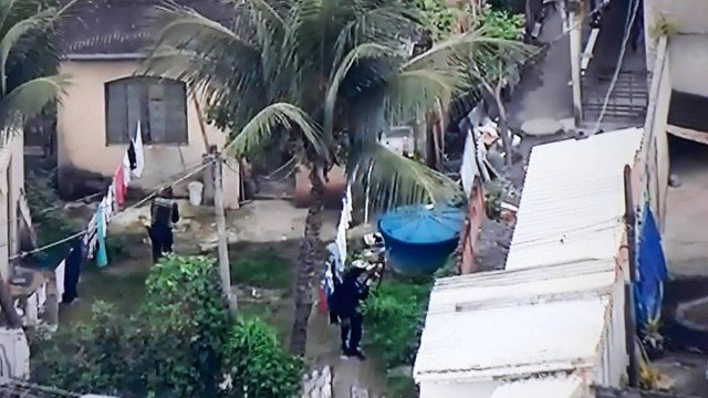 Guerra entre milicianos e traficantes na favela da Zona Oeste tem um morto e três feridos