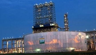 Petrobras reduz em 1,32% preço da gasolina nas refinarias
