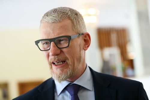 Embaixador da Noruega se diz aberto ao diálogo com governo