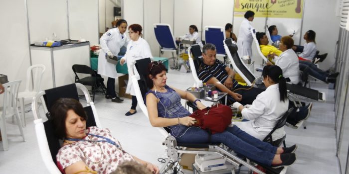 Mais de 400 voluntários para doação de sangue no segundo dia da Semana da Saúde
