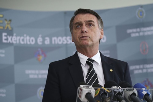 Bolsonaro ouve futuros ministros para estruturar equipe