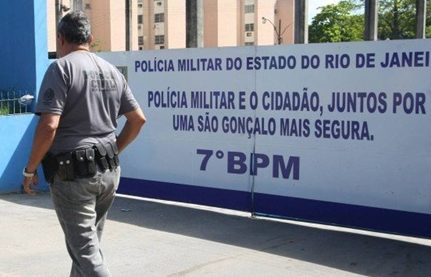 PMs são presos por desvio  de carga roubada no Rio
