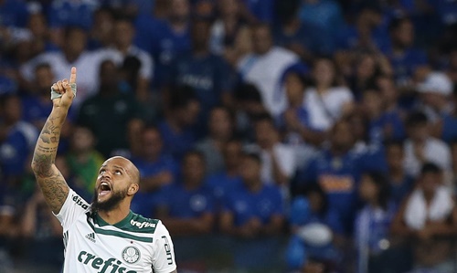 Palmeiras aguarda posição de Felipe Melo e resiste Flamengo