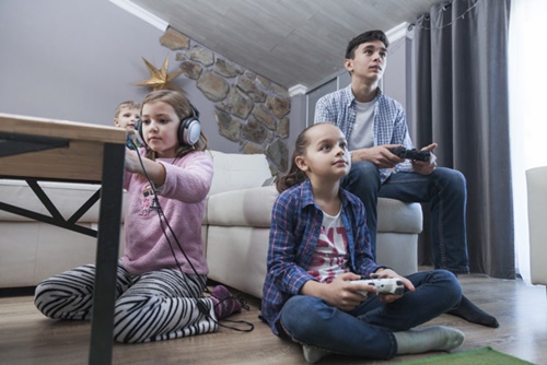 Redes sociais e games mostra queda  no bem-estar de jovens e desordens