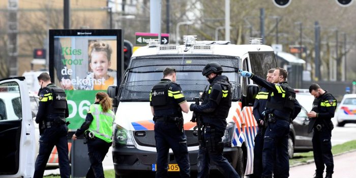 Ataque a bonde na Holanda deixa feridos
