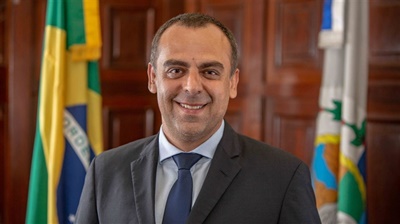 Deputado Anderson Moraes revoltado com posse de parlamentares presos