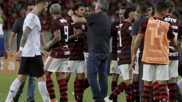 Virada do Flamengo não basta para Abel