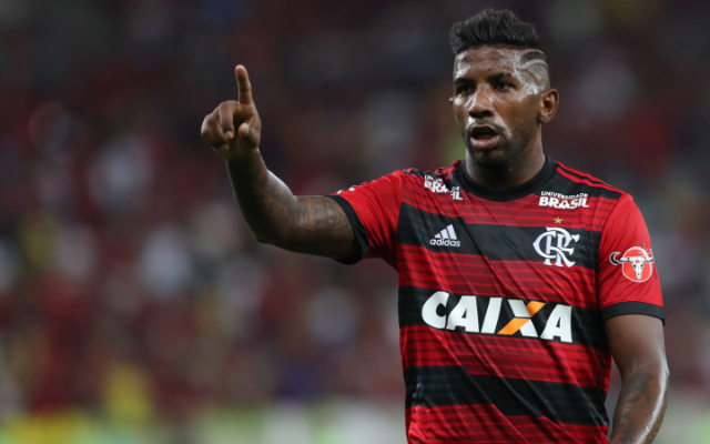Flamengo pode negociar lateral-direito Rodinei com o Santos