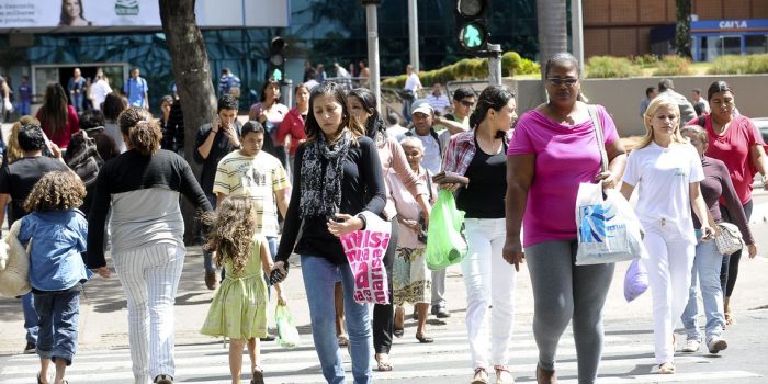 Desemprego no Brasil recua 0,7%, revela pesquisa do IBGE