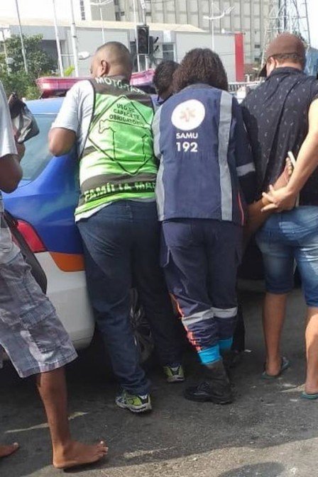 Polícia investiga se ambulante foi morta na Baixada em disputa por vendas em sinal de trânsito