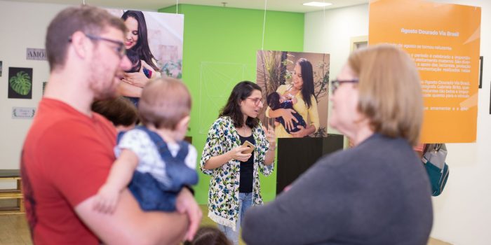 Agosto Dourado: Via Brasil Shopping promove exposição fotográfica de aleitamento materno