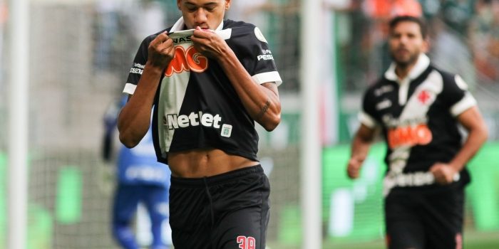 Revelação do Vasco admite sondagem do futebol europeu e revela preferência