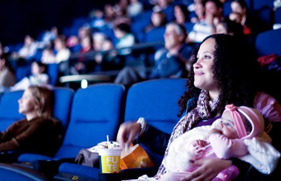TopShopping realiza sessão de cinema especial para as mamães nesta terça