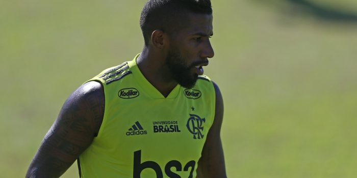 Sem Rafinha, técnico do Flamengo reforça confiança em Rodinei: ‘Não sentiremos diferença’