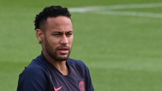 PSG retira da loja oficial todos os itens com referência a Neymar
