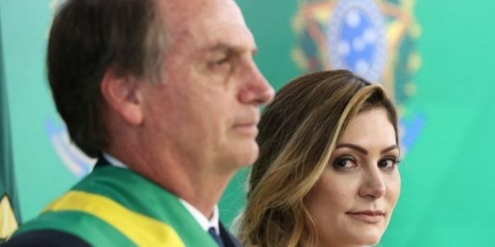 Bolsonaro afirma que ‘parente bom é parente longe’ ao falar sobre família de Michelle