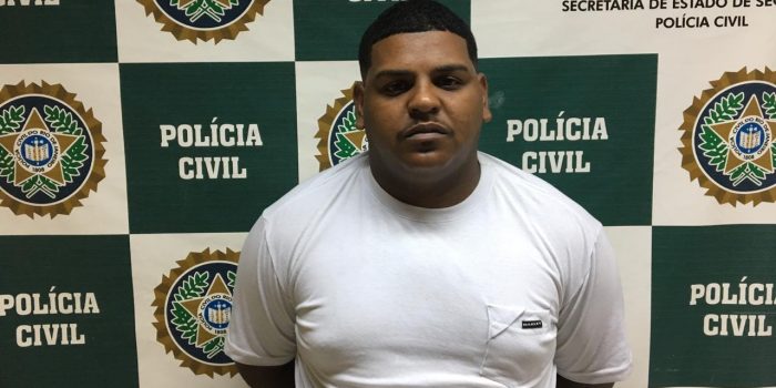 Policia prende em Duque de Caxias Homem acusado de ser liderança do trafico em Itaboraí