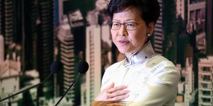 Chefe de Governo de Hong Kong cancela oficialmente lei da extradição