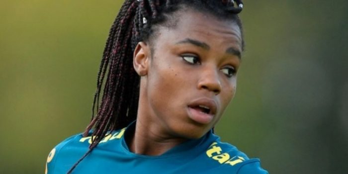 Jogadora da seleção brasileira diz ter sido vítima de racismo de segurança