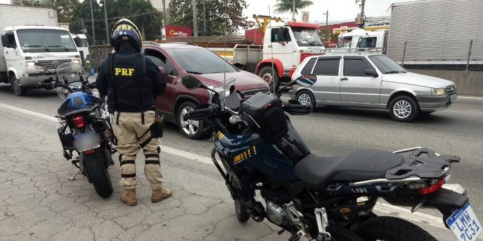 PRF recupera motocicleta roubada na rodovia Washington Luiz