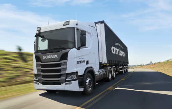 Ambev e Scania anunciam parceria dos primeiros caminhões 100% a gás liquefeito no Brasil