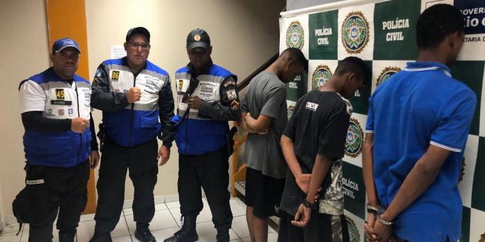 Policias do projeto Nova Iguaçu presente prende trio de ladrão