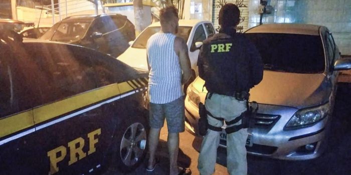 Carro roubado é recuperado na Niterói-Manilha