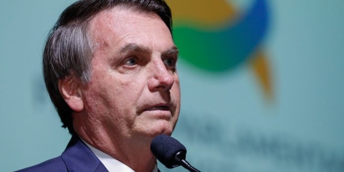 Bolsonaro responde sobre operação contra Flávio insinuando participação de Witzel